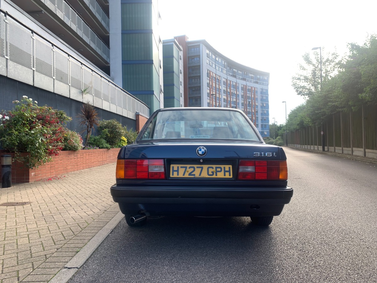1990 BMW 3 Series Image 4